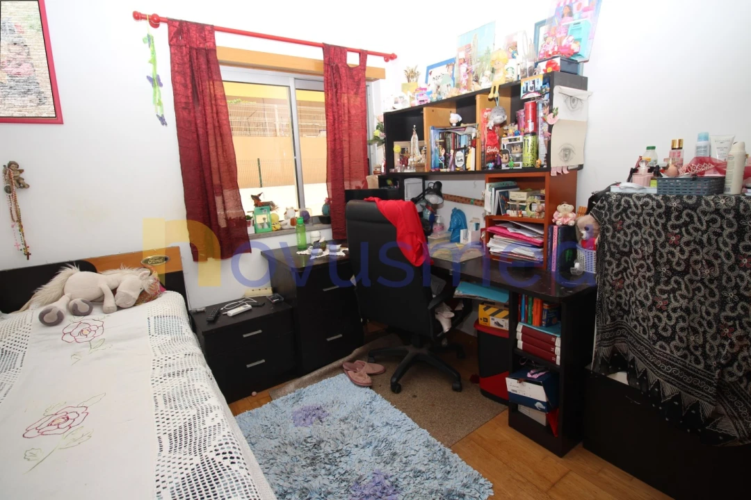 Apartamento T4 para Venda em Portimão Foto 24