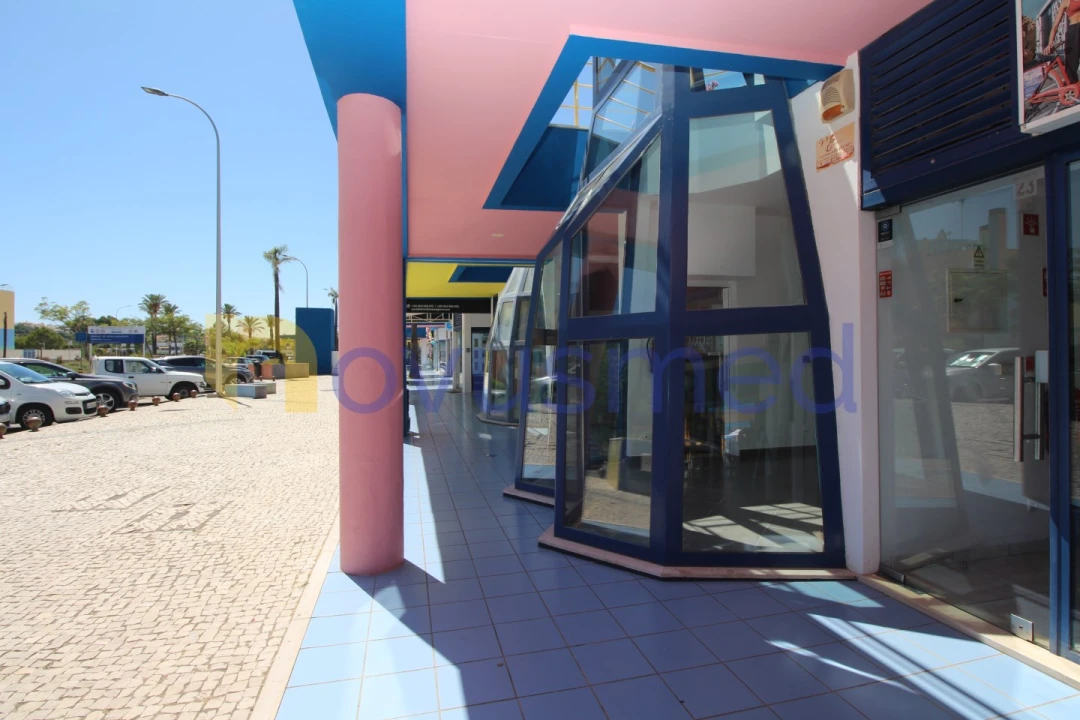 Loja para Arrendamento em Albufeira e Olhos de Água Foto 5