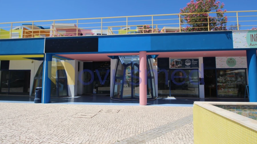 Loja para Arrendamento em Albufeira e Olhos de Água