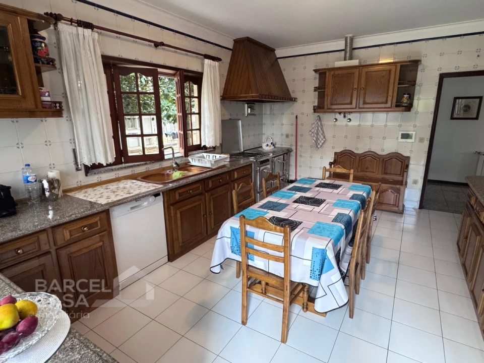 Moradia T4 para Venda em Varzea Foto 22