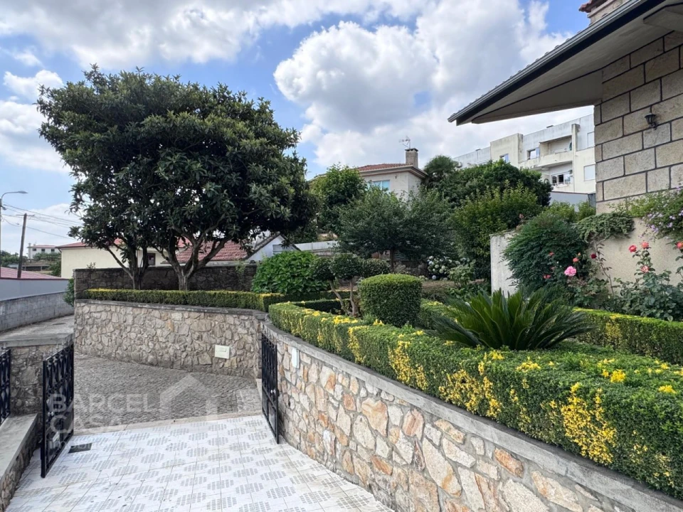 Moradia T4 para Venda em Varzea Foto 26