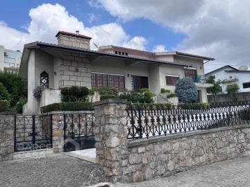 Moradia T4 para Venda em Varzea