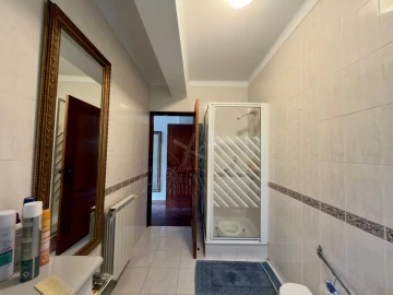 Moradia T5 para Venda em Paialvo
