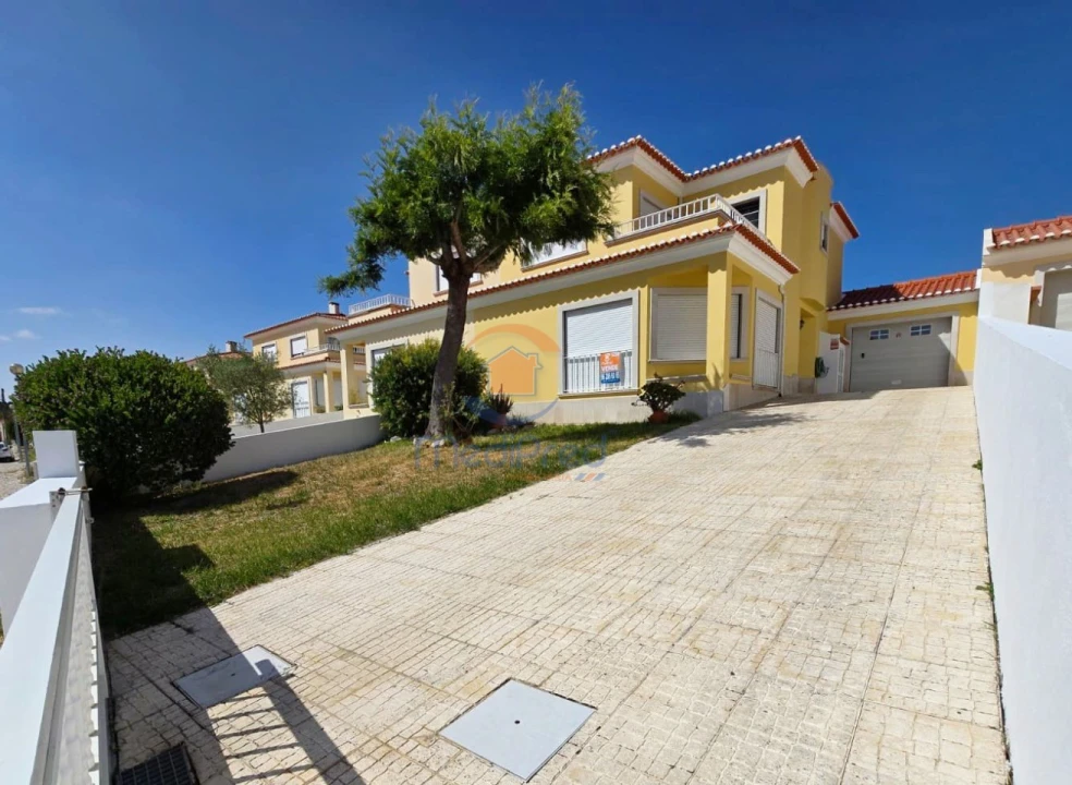 Moradia T3 para Venda em Lourinhã e Atalaia Foto 1