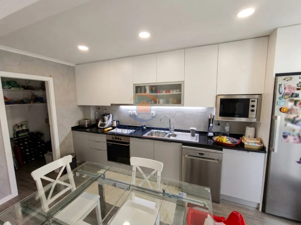 Apartamento T3 para Venda em Venteira Foto 4