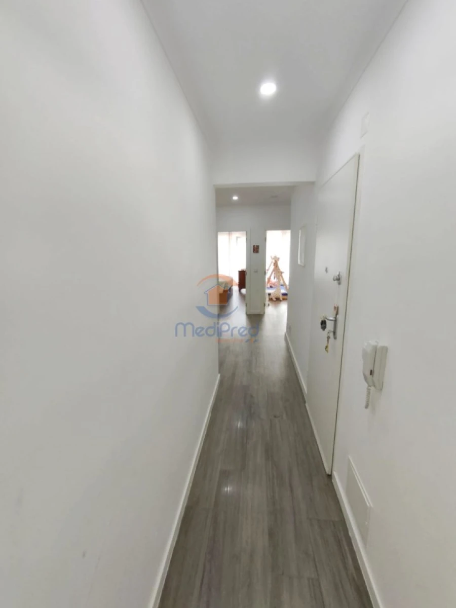Apartamento T3 para Venda em Venteira Foto 8