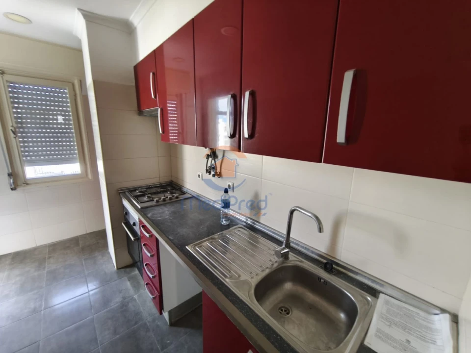 Apartamento T3 para Venda em Santo António dos Cavaleiros e Frielas Foto 4