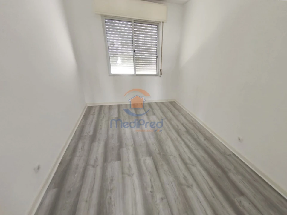 Apartamento T3 para Venda em Santo António dos Cavaleiros e Frielas Foto 11