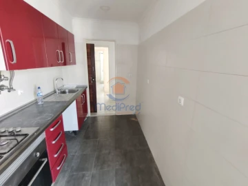 Apartamento T3 para Venda em Santo António dos Cavaleiros e Frielas