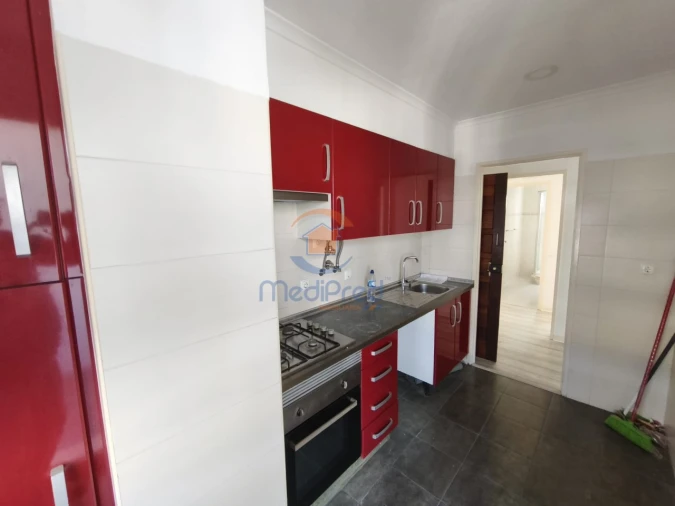 Apartamento T3 para Venda em Santo António dos Cavaleiros e Frielas Foto 5