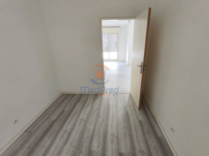 Apartamento T3 para Venda em Santo António dos Cavaleiros e Frielas Foto 9