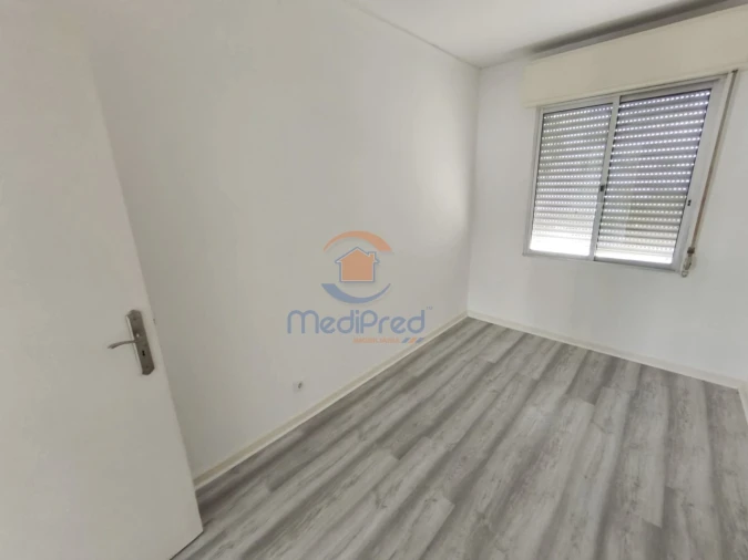 Apartamento T3 para Venda em Santo António dos Cavaleiros e Frielas Foto 10
