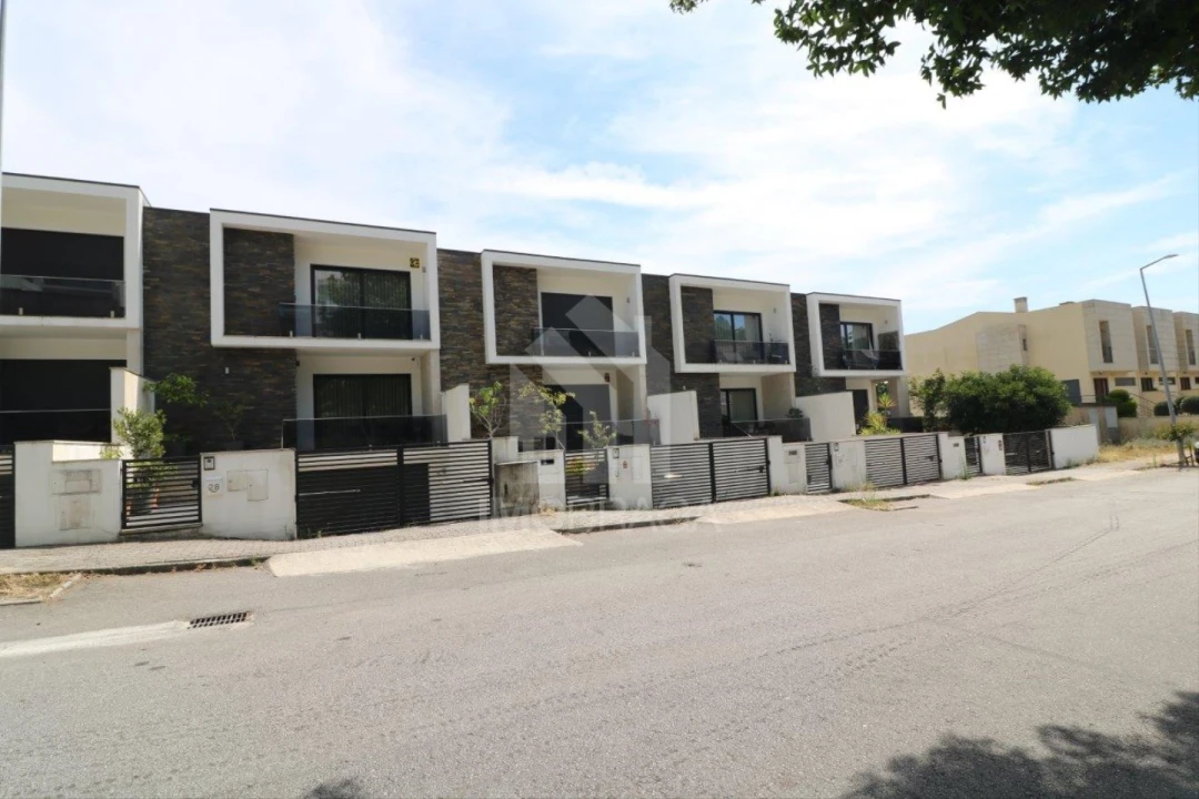 Moradia T3 para Venda em Gualtar Foto 3