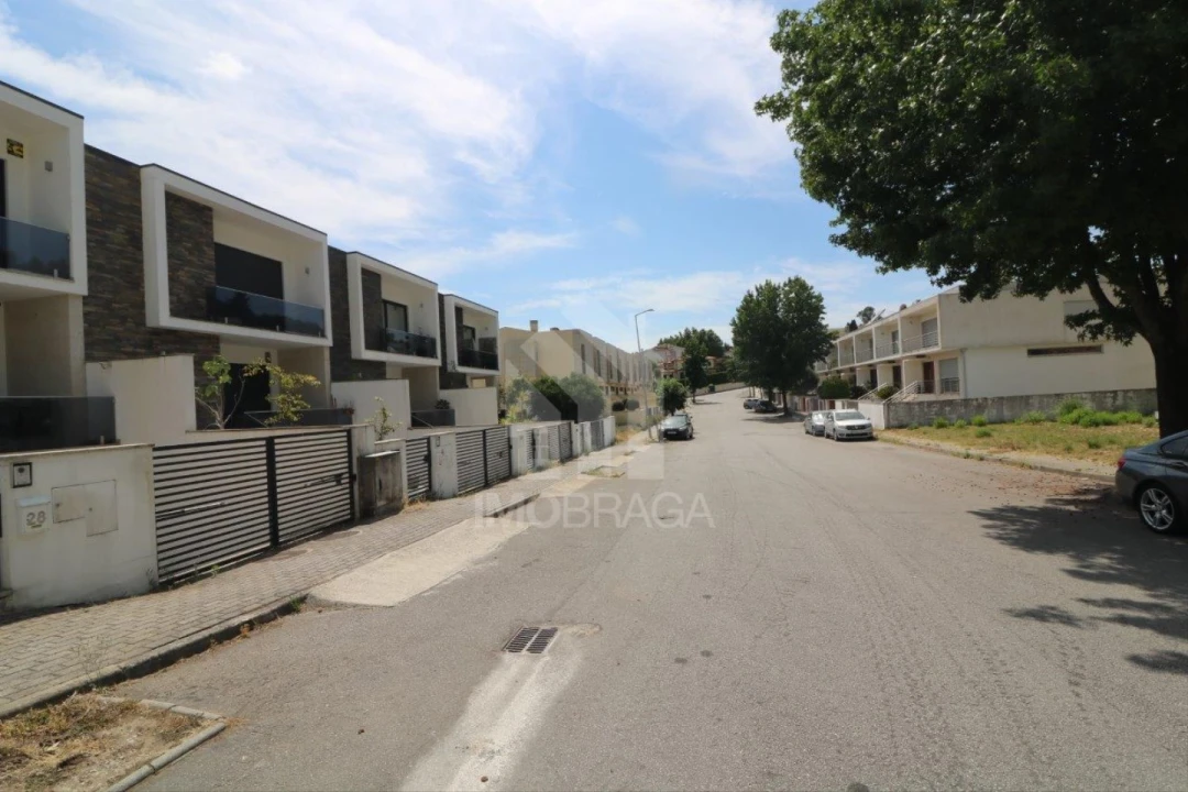 Moradia T3 para Venda em Gualtar Foto 5
