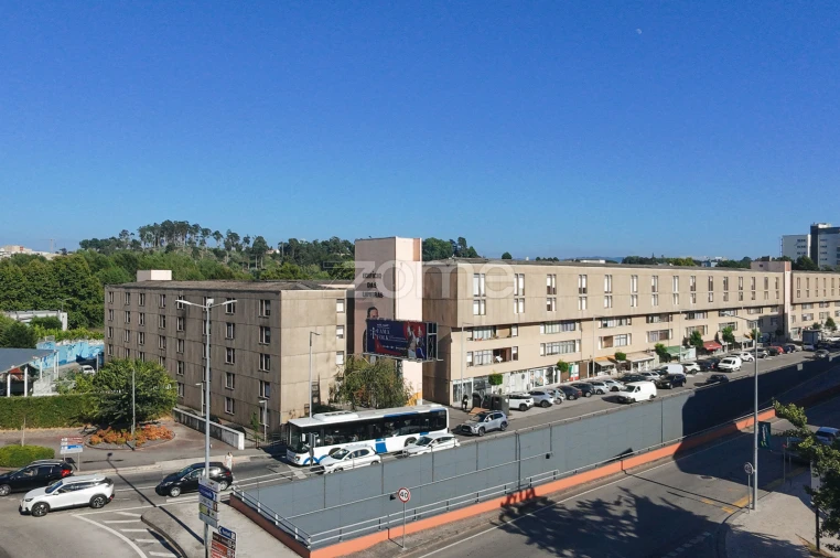 Apartamento T2 para Venda em Antas e Abade de Vermoim Foto 3