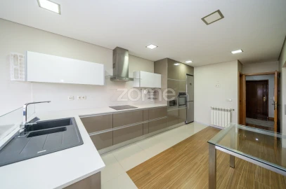 Apartamento T3 para Venda em São Vitor (Braga)