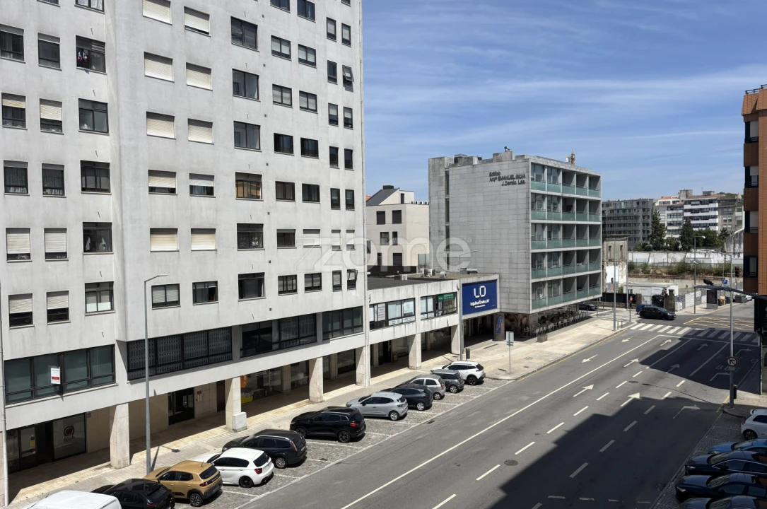 Apartamento T2 para Arrendamento em Cedofeita, Santo Ildefonso, Sé, Miragaia, São Nicolau e Vitória Foto 3