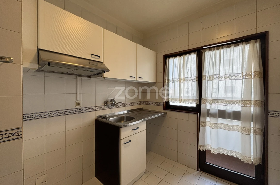 Apartamento T2 para Arrendamento em Cedofeita, Santo Ildefonso, Sé, Miragaia, São Nicolau e Vitória Foto 4