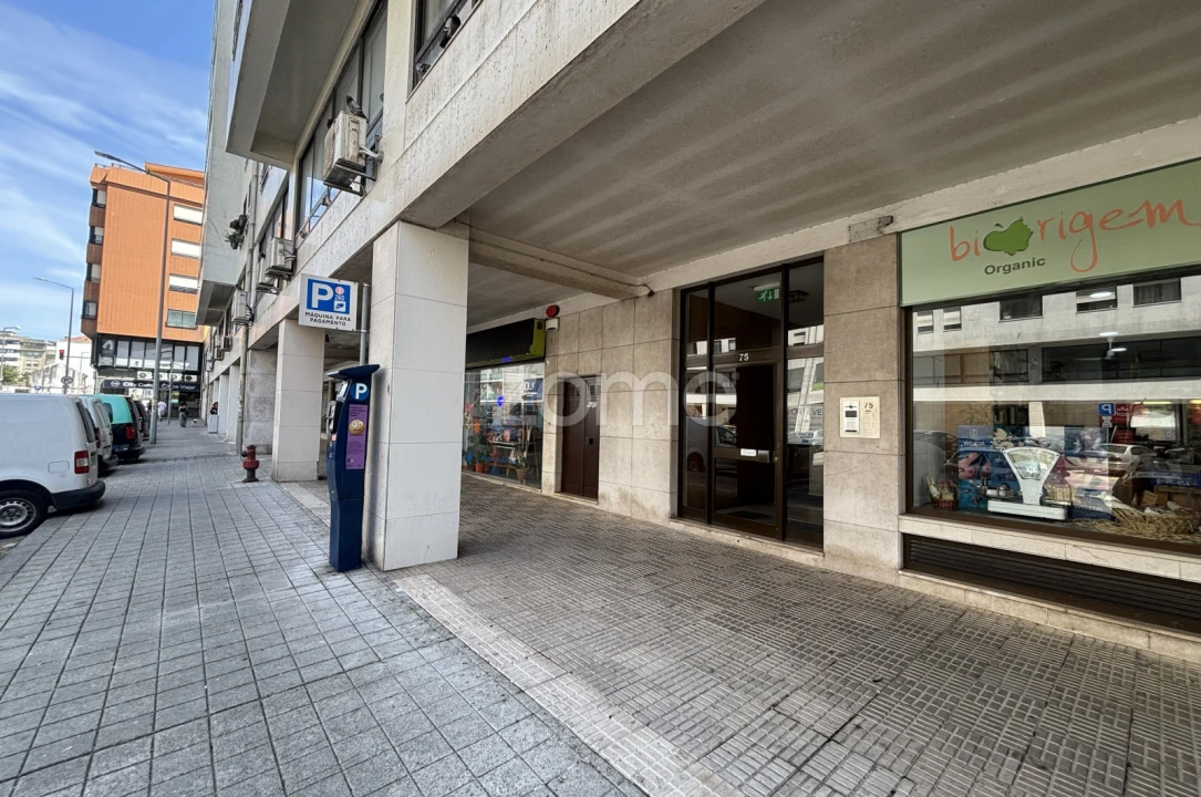 Apartamento T2 para Arrendamento em Cedofeita, Santo Ildefonso, Sé, Miragaia, São Nicolau e Vitória Foto 18