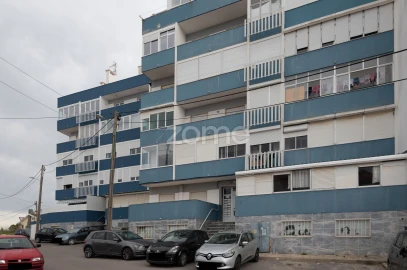 Apartamento T3 para Arrendamento em Charneca de Caparica e Sobreda