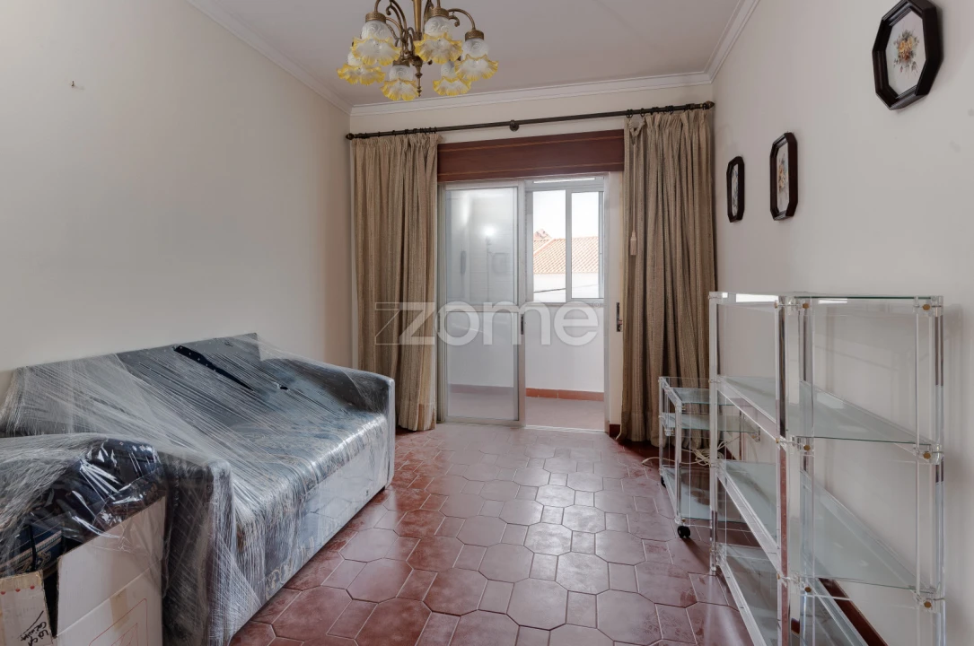 Apartamento T3 para Arrendamento em Charneca de Caparica e Sobreda Foto 12