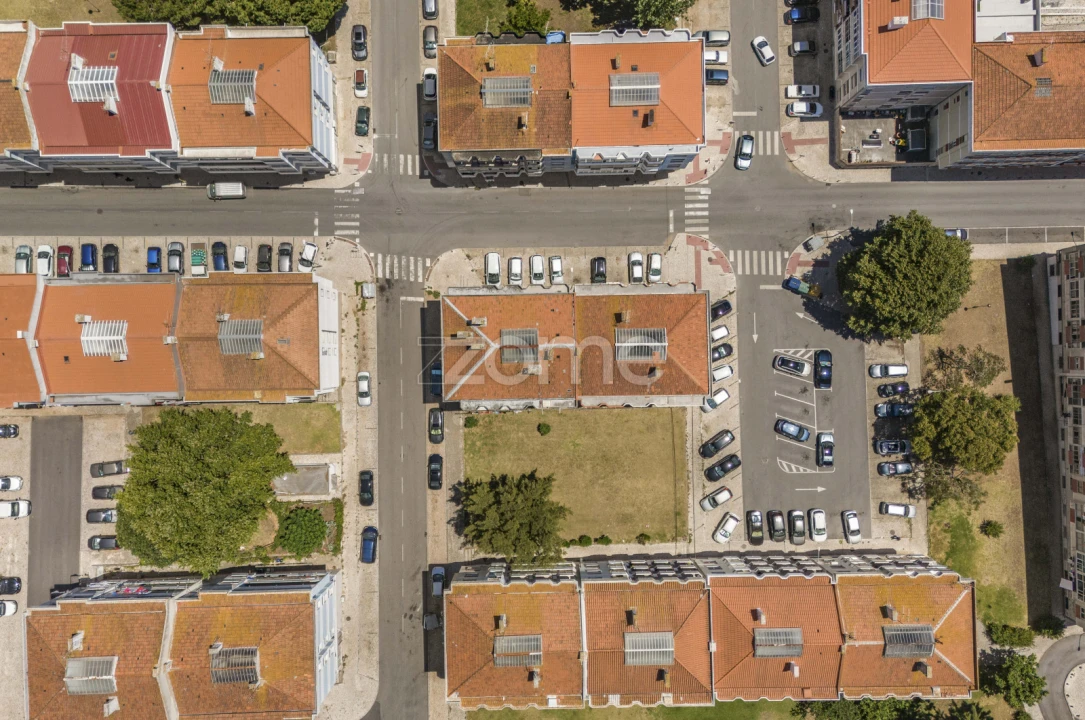 Apartamento T1 para Venda em Massamá e Monte Abraão Foto 18