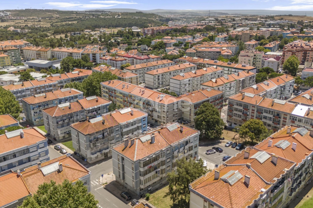 Apartamento T1 para Venda em Massamá e Monte Abraão Foto 19