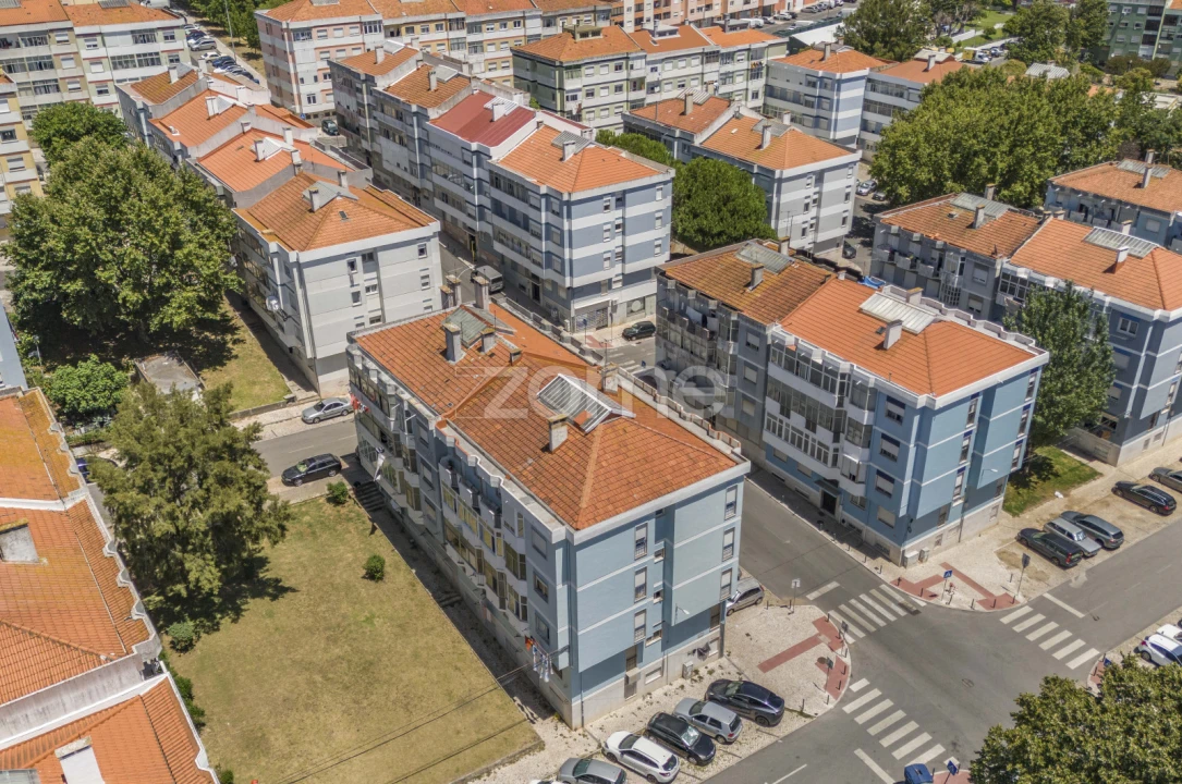 Apartamento T1 para Venda em Massamá e Monte Abraão Foto 21