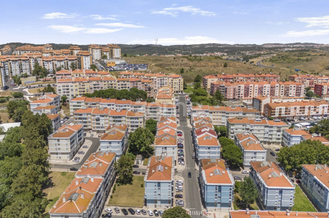Apartamento T1 para Venda em Massamá e Monte Abraão Foto 22