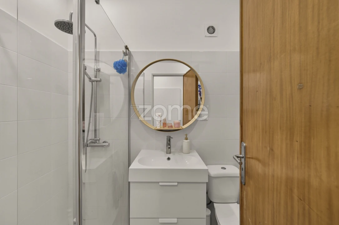Apartamento T1 para Venda em Massamá e Monte Abraão Foto 13