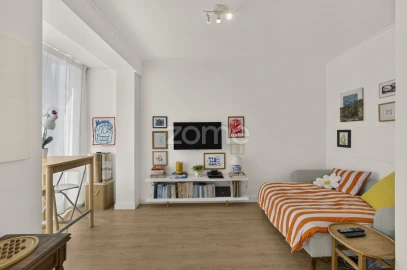 Apartamento T1 para Venda em Massamá e Monte Abraão