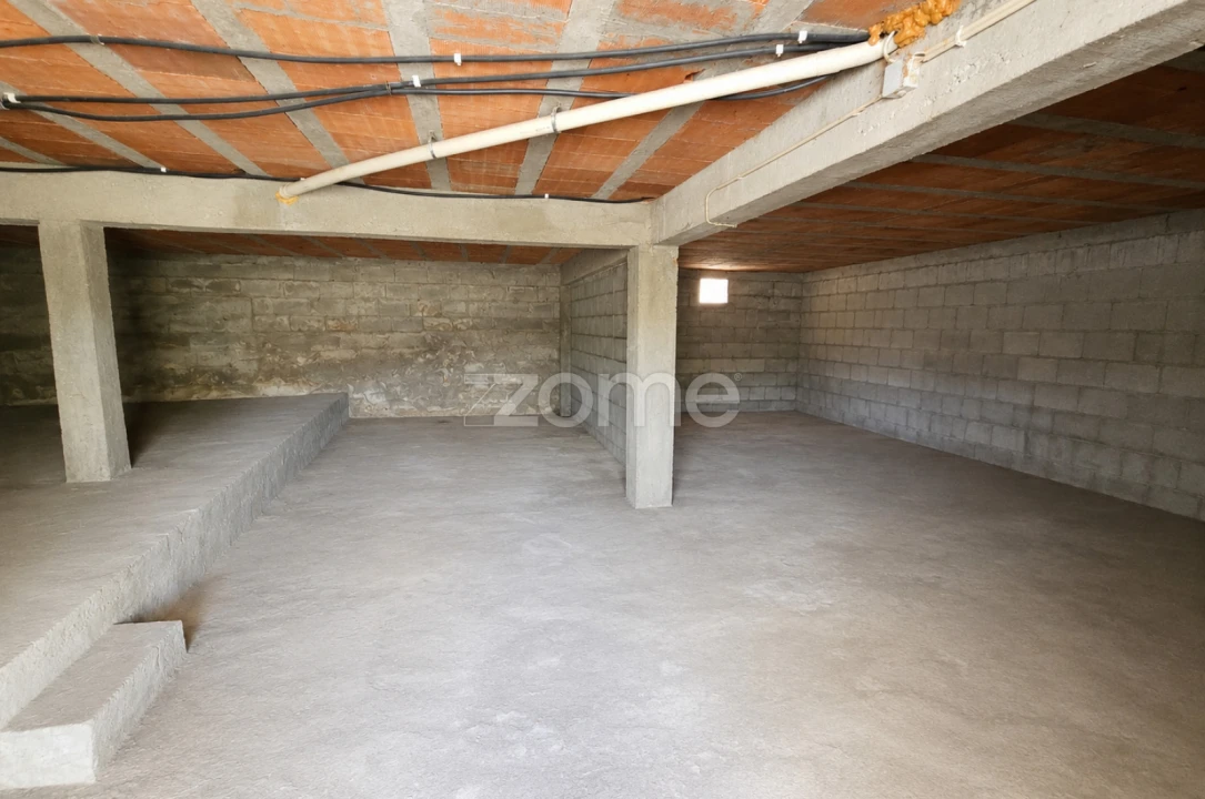 Moradia T3 para Venda em Mundão Foto 13