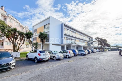 Apartamento T2 para Arrendamento em Ponta Delgada (São Pedro)