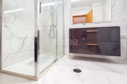 Apartamento T2 para Arrendamento em Ponta Delgada (São Pedro)