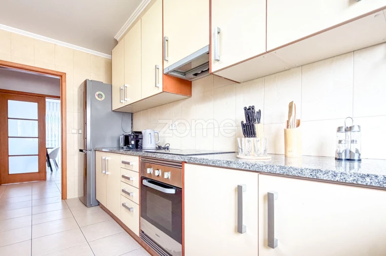 Apartamento T2 para Arrendamento em Ponta Delgada (São Pedro) Foto 10