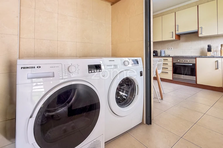 Apartamento T2 para Arrendamento em Ponta Delgada (São Pedro) Foto 11