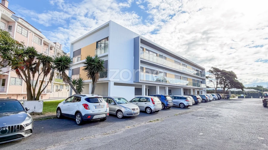 Apartamento T2 para Arrendamento em Ponta Delgada (São Pedro)