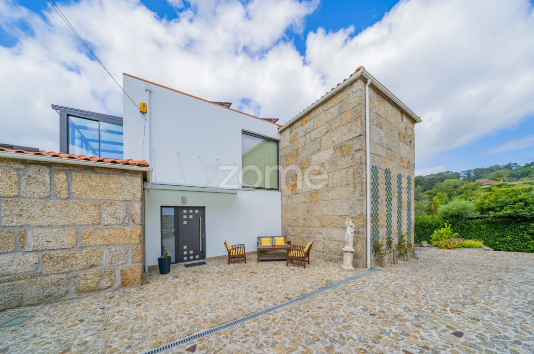 Moradia T6 para Venda em Espinho Foto 1