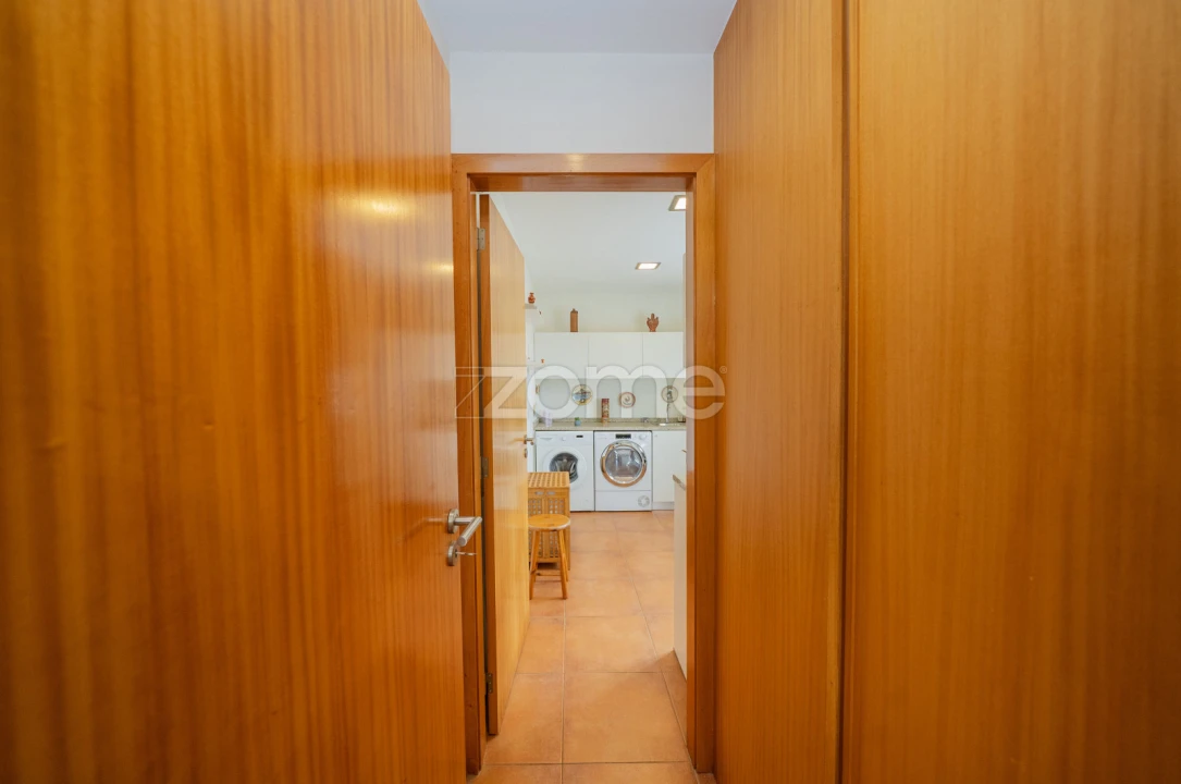 Moradia T6 para Venda em Espinho Foto 17