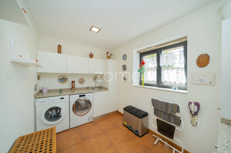 Moradia T6 para Venda em Espinho Foto 18