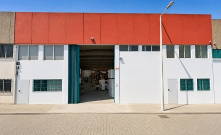 Armazém para Arrendamento em Moreira