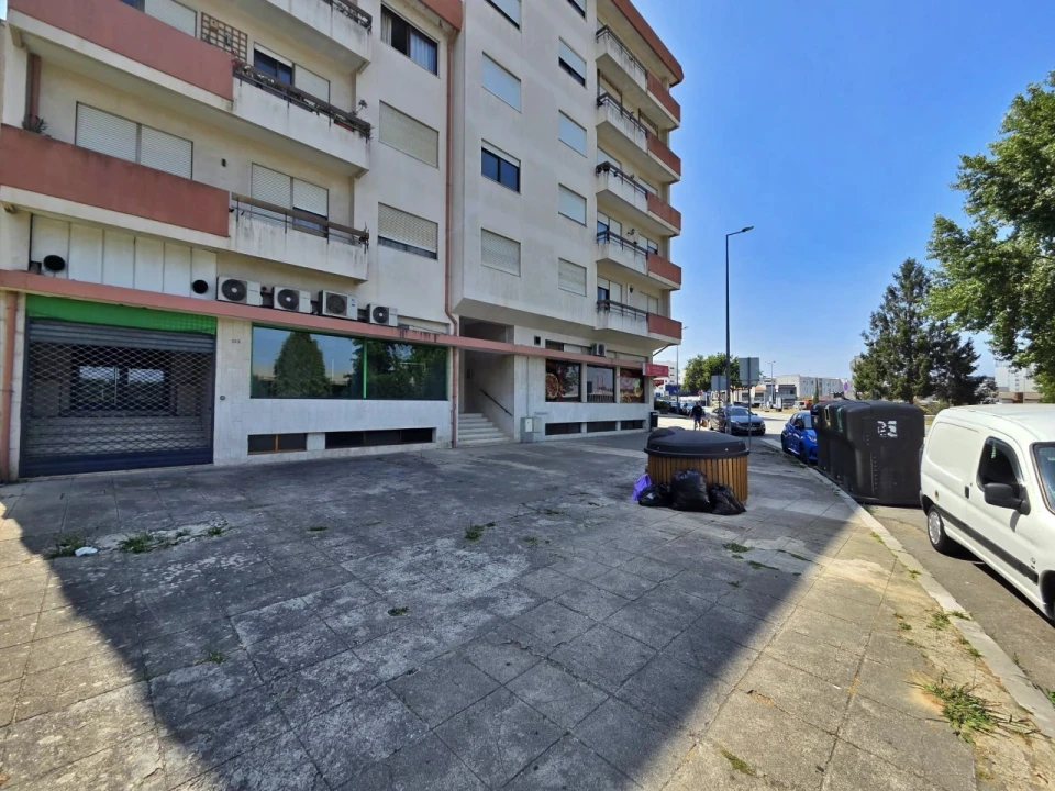 Loja para Arrendamento em Cidade da Maia Foto 11