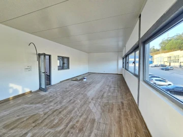 Armazém para Arrendamento em Muro