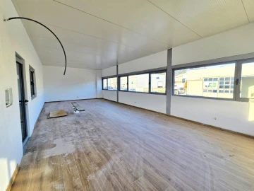 Armazém para Arrendamento em Muro