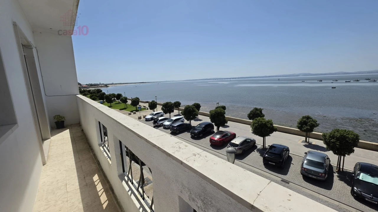 Apartamento T2 para Venda em Alcochete Foto 4