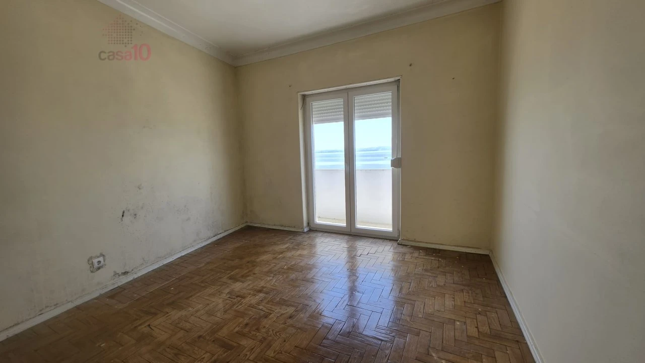 Apartamento T2 para Venda em Alcochete Foto 5