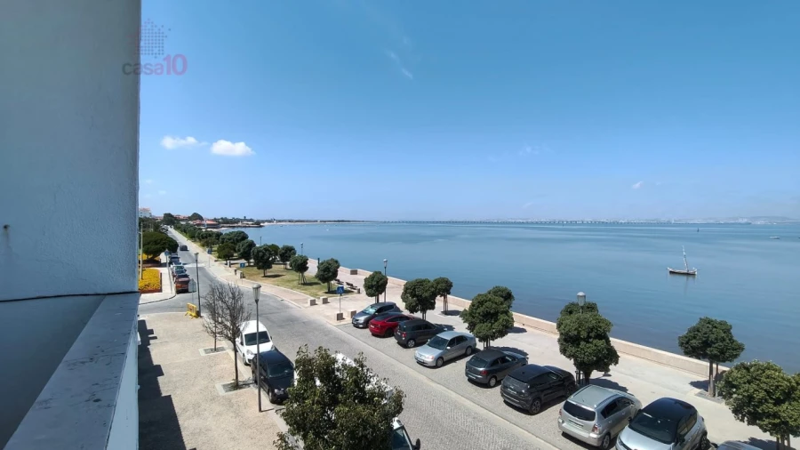 Apartamento T2 para Venda em Alcochete Foto 8