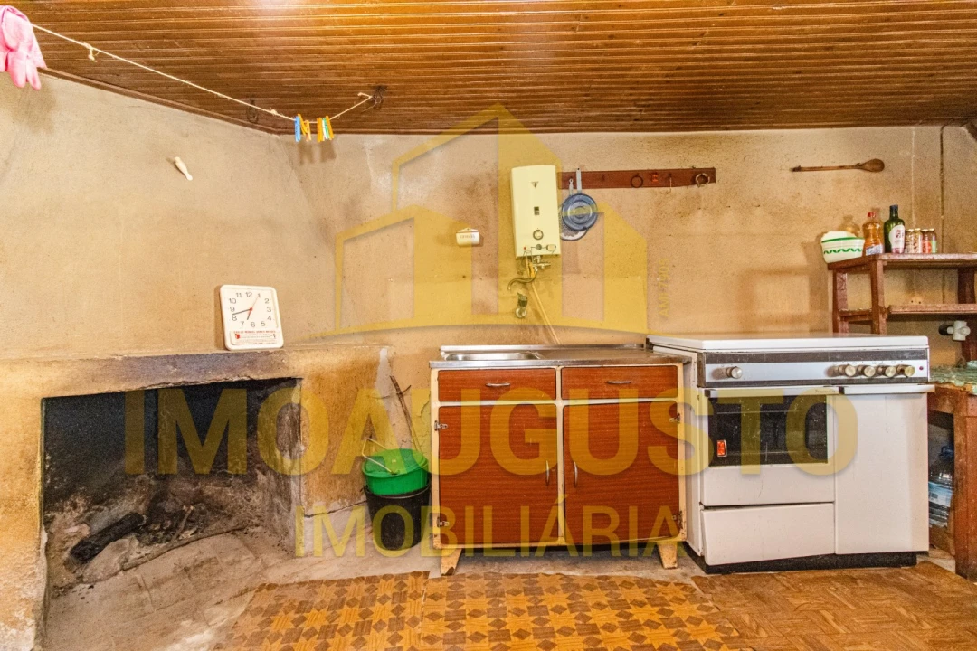 Moradia T2 para Venda em Vila Cortes do Mondego Foto 5