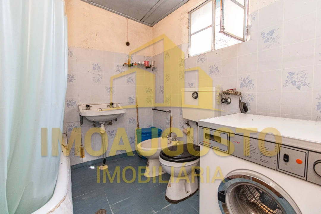 Moradia T2 para Venda em Vila Cortes do Mondego Foto 12