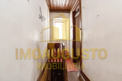 Moradia T2 para Venda em Vila Cortes do Mondego